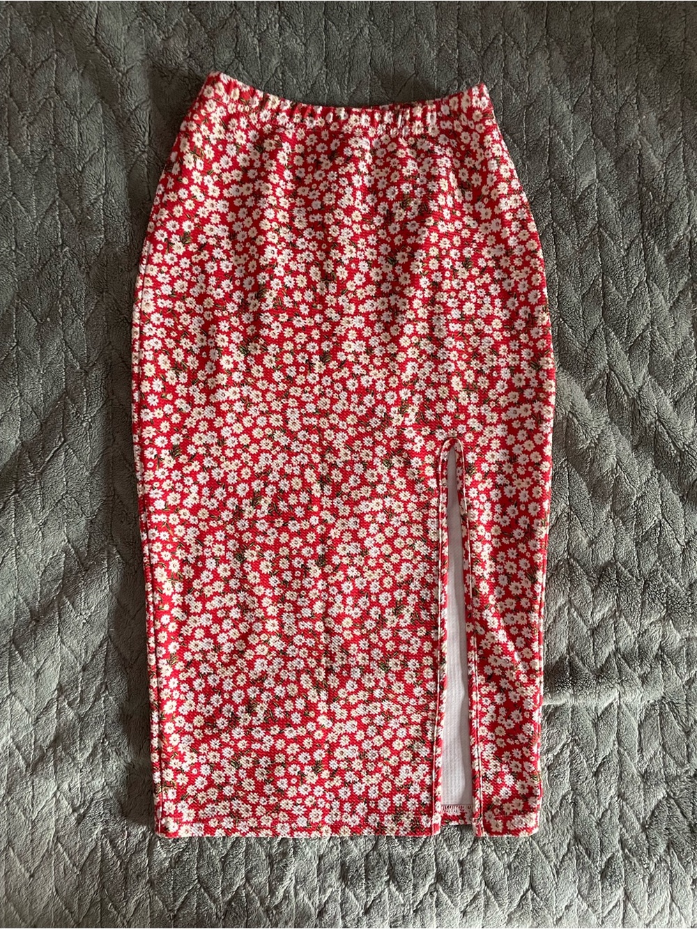 Red floral side-slit pencil skirt